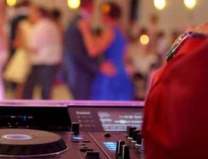 DJ eta Diskojaia Nafarroan: Zure festa, euskaraz eta estiloz
